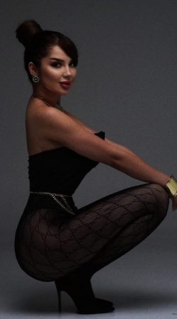 Descubre la pasión y el encanto de Martina Veneno