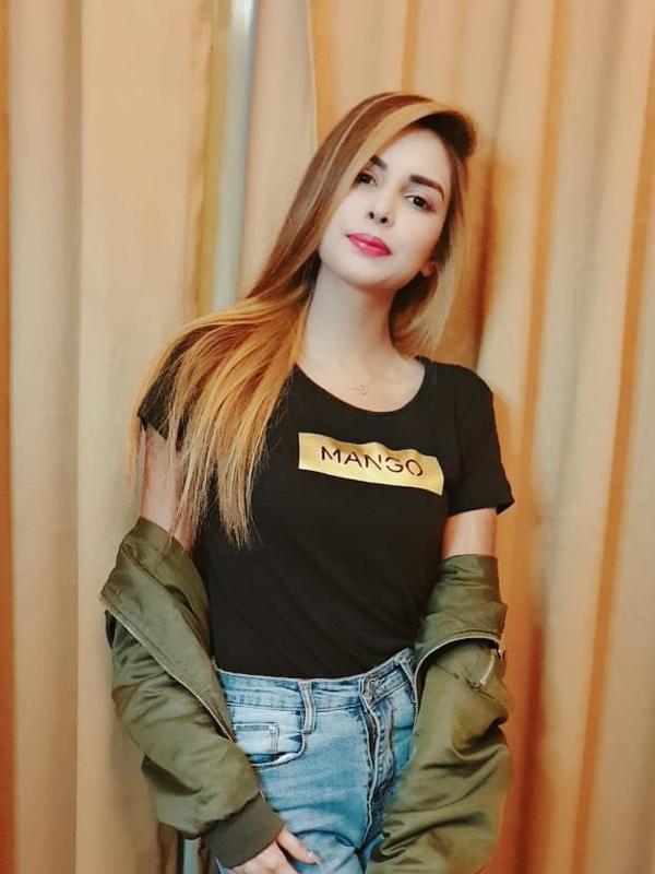 Aranza Calor Descubre el Placer de la Compañía